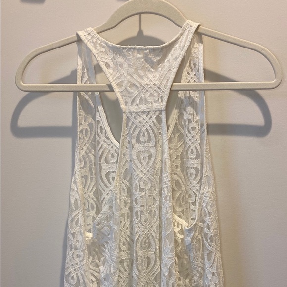 Francesca White Lace Sleeveless Top with Fringe - Picture 5 of 5